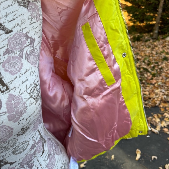 Juicy Couture Neon Yellow/Lime Puffer Jacket with Pink Satin Lining - Picture 6 of 10